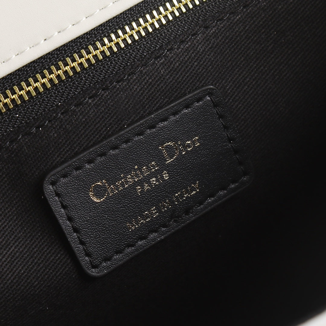 DIOR Montaigne Bag