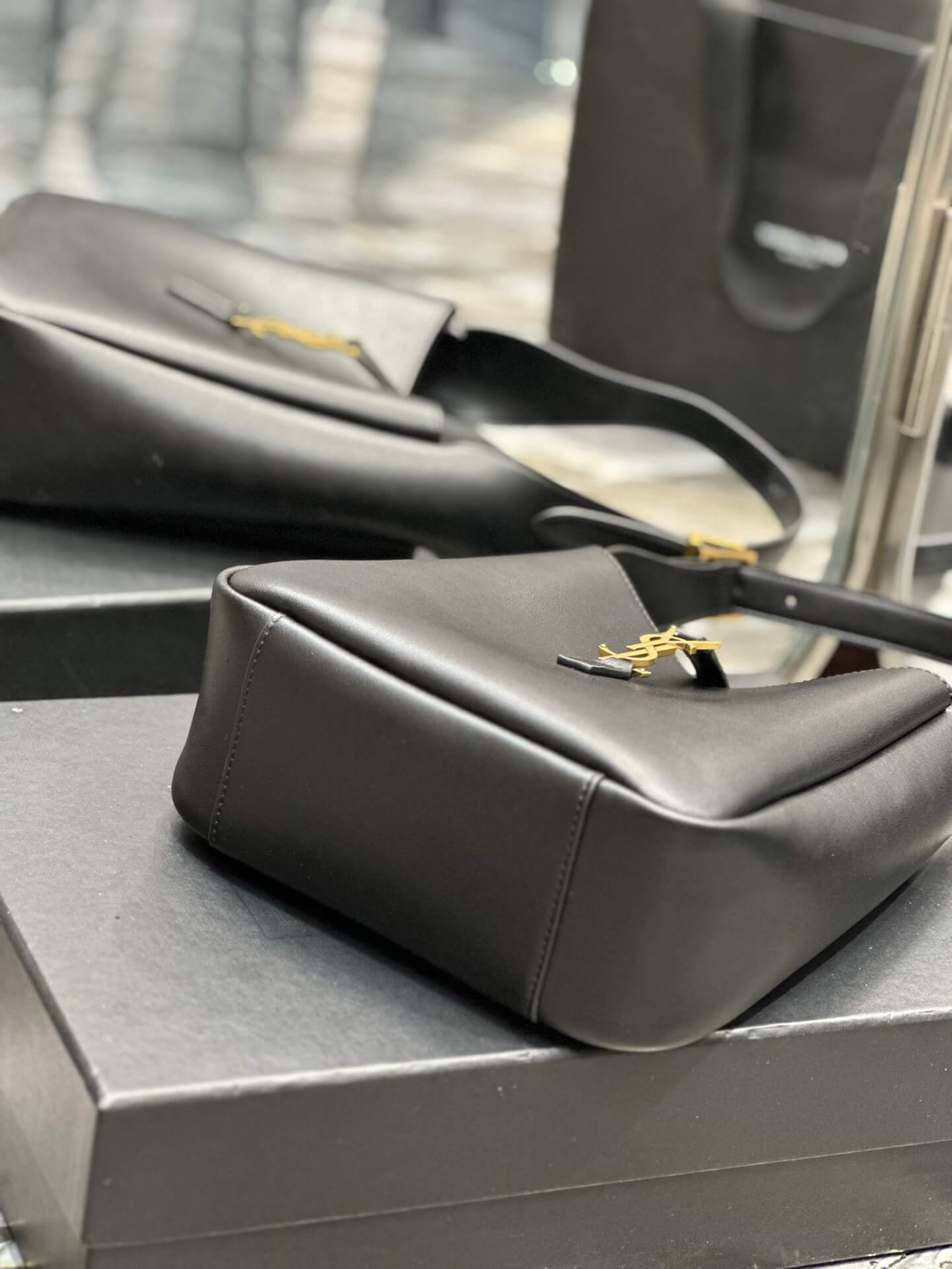 YSL Explosive Style LE 5A7 Underarm Bag