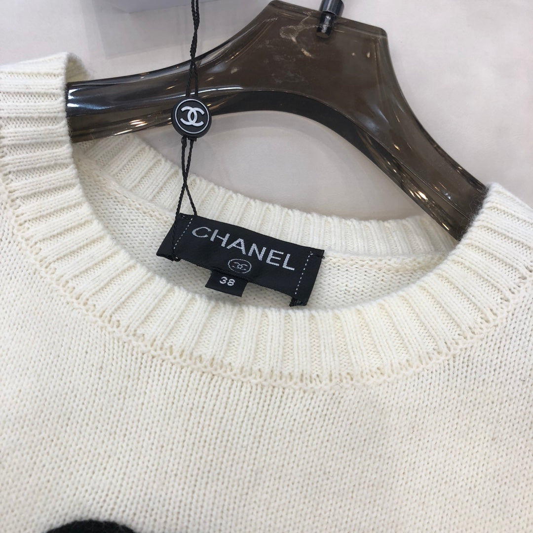 CHANEL New Short-Sleeved Knitted Top
