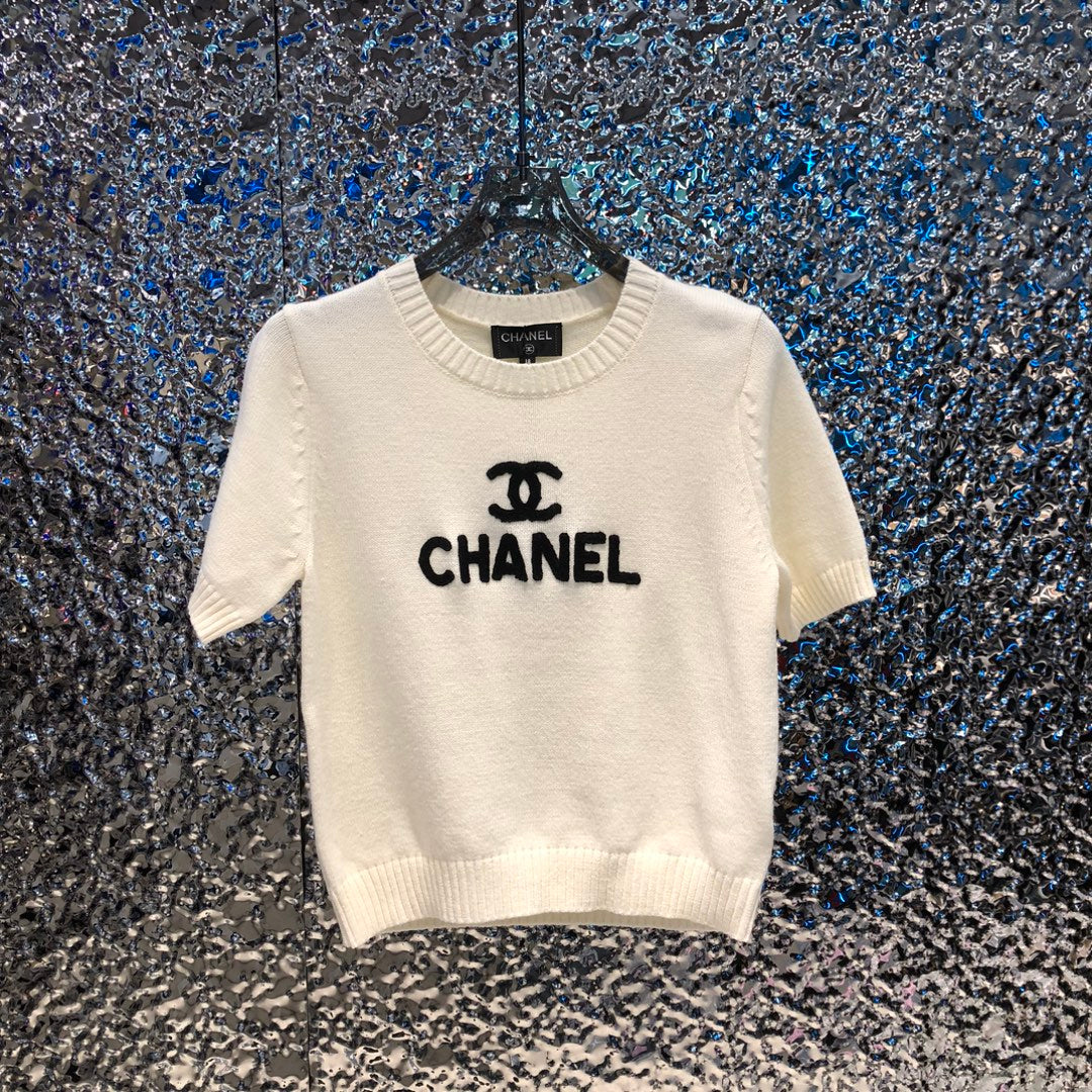 CHANEL New Short-Sleeved Knitted Top