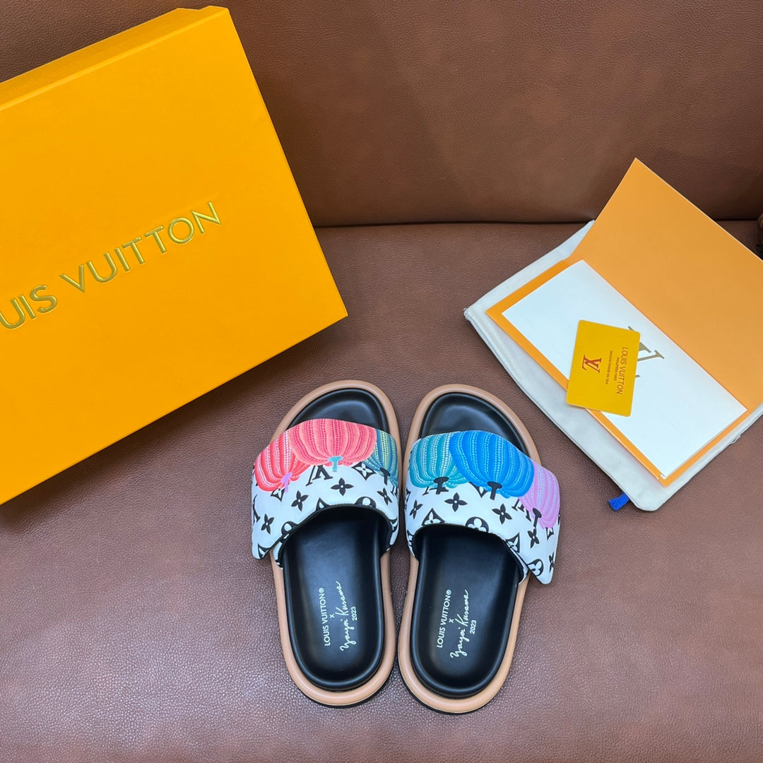 LV Latest Embossed Slippers