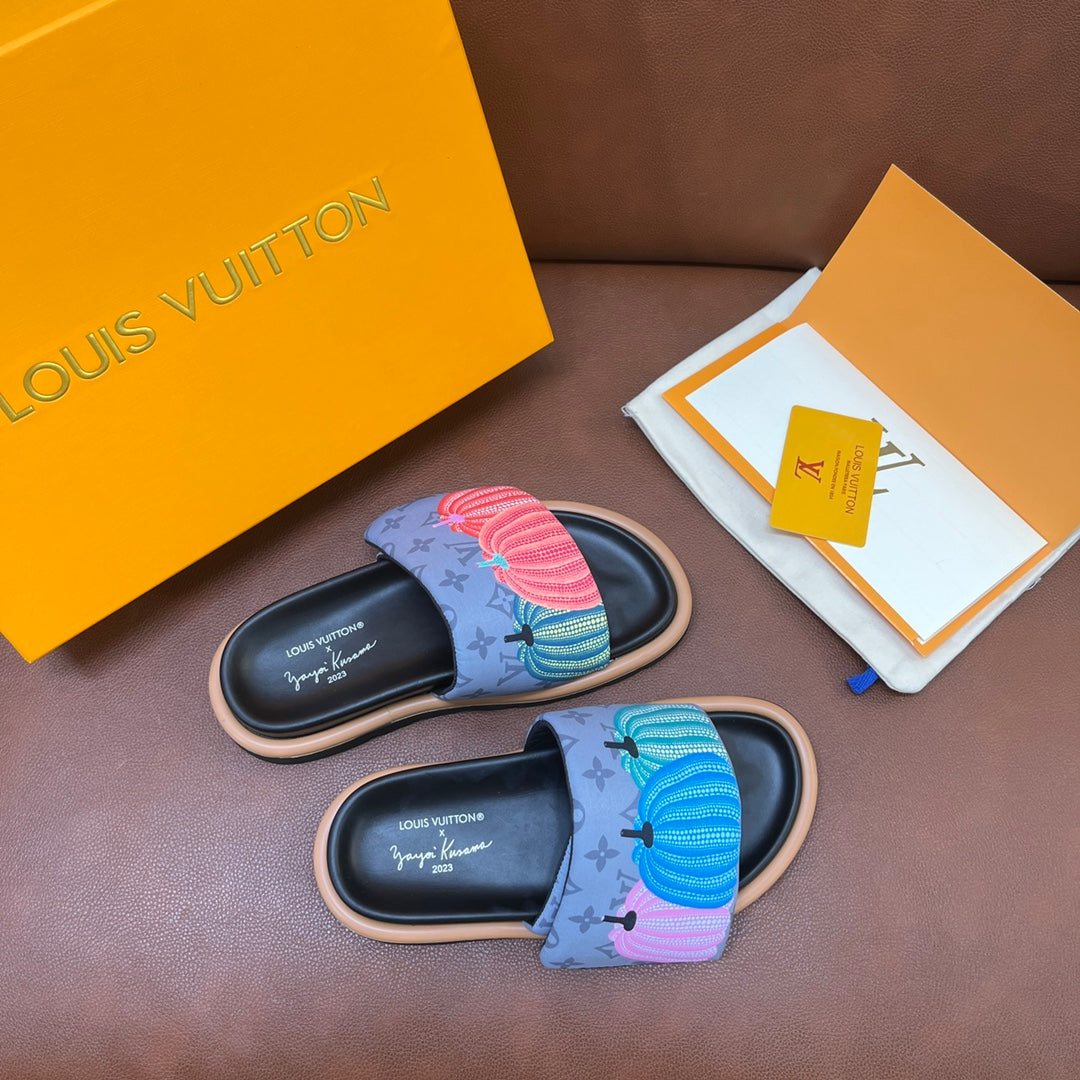 LV Latest Embossed Slippers