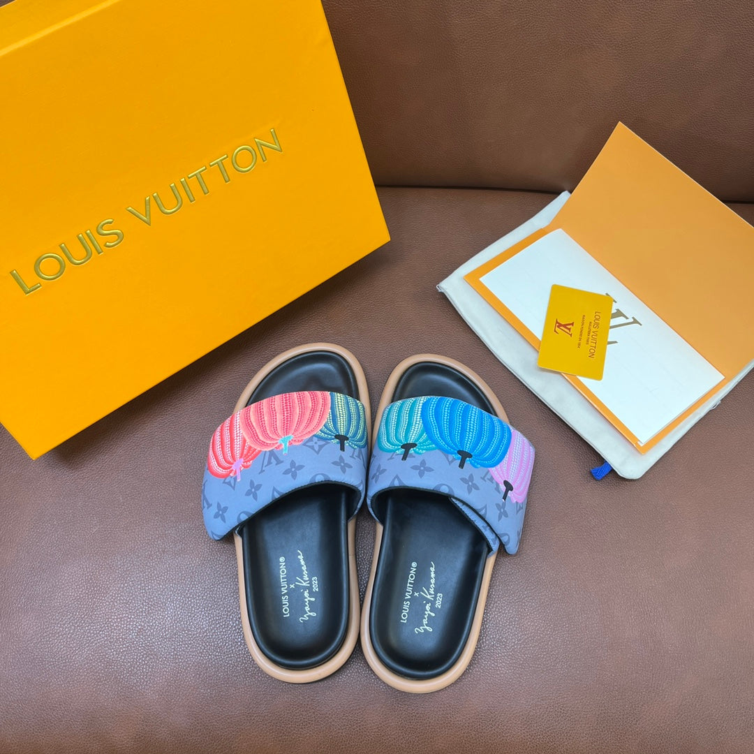 LV Latest Embossed Slippers