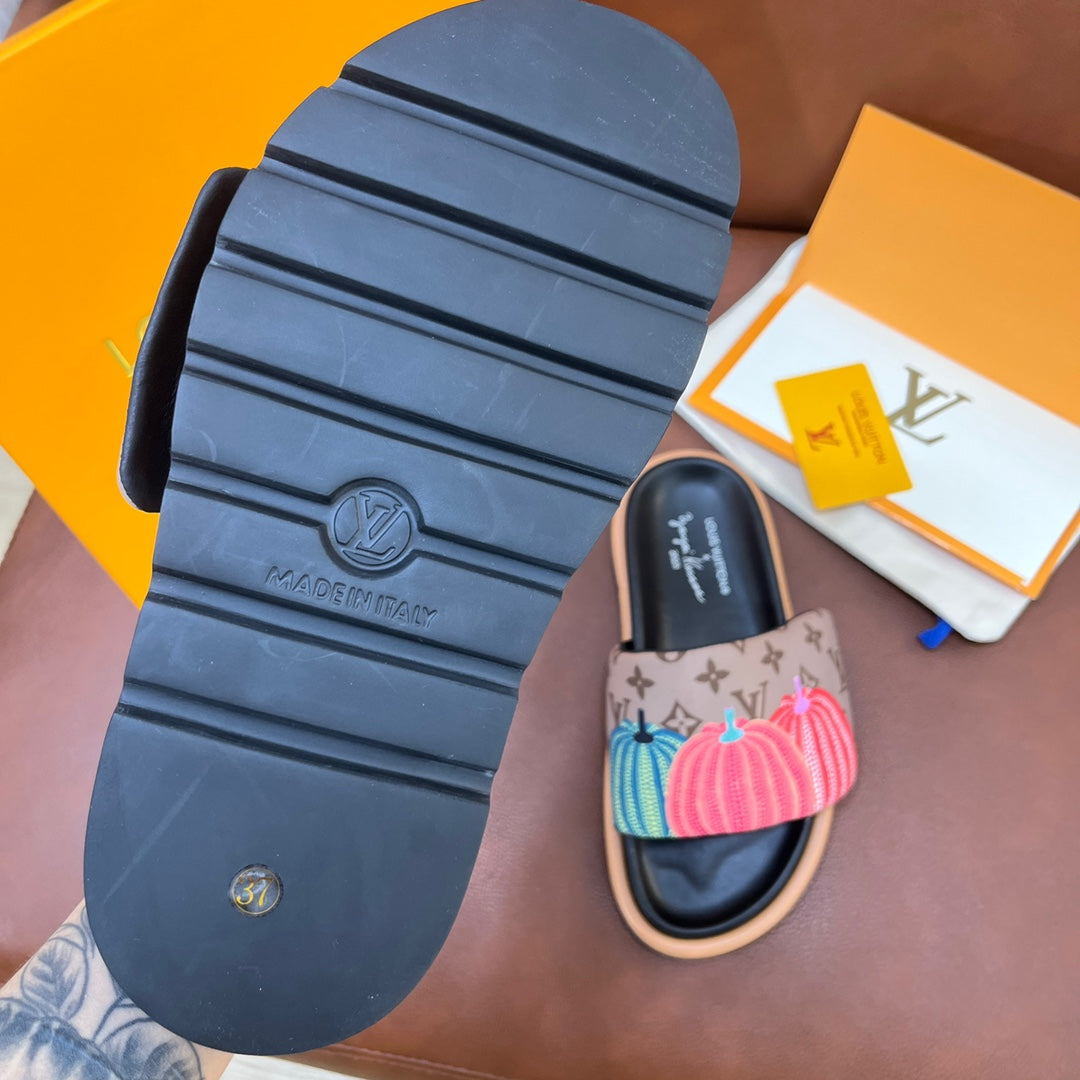 LV Latest Embossed Slippers