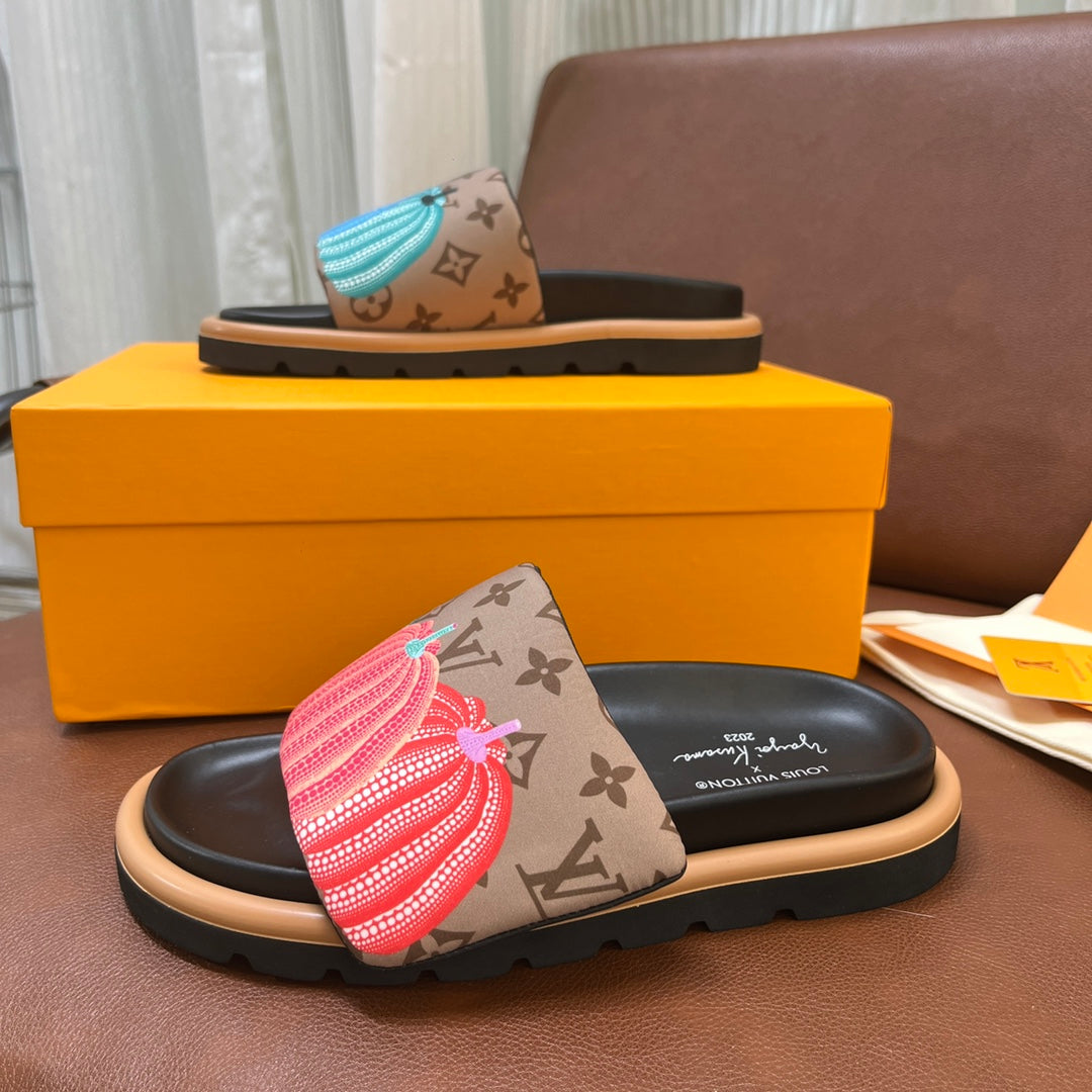 LV Latest Embossed Slippers