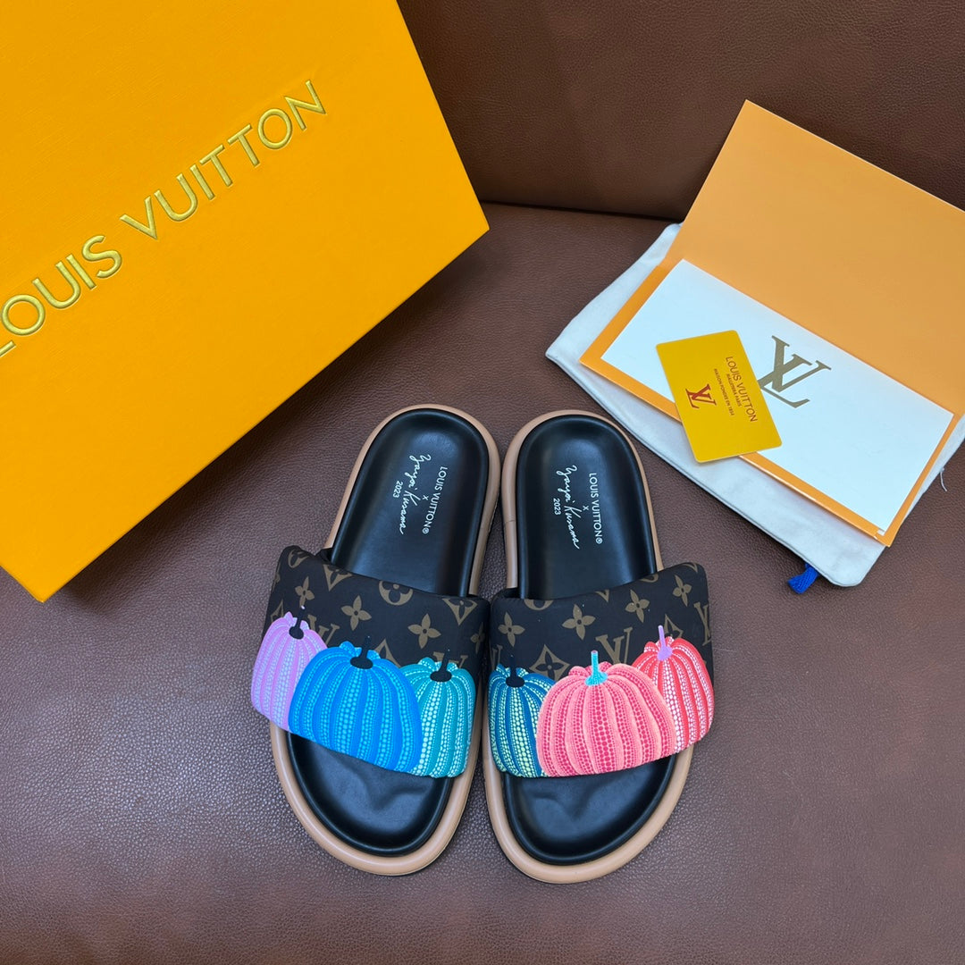 LV Latest Embossed Slippers