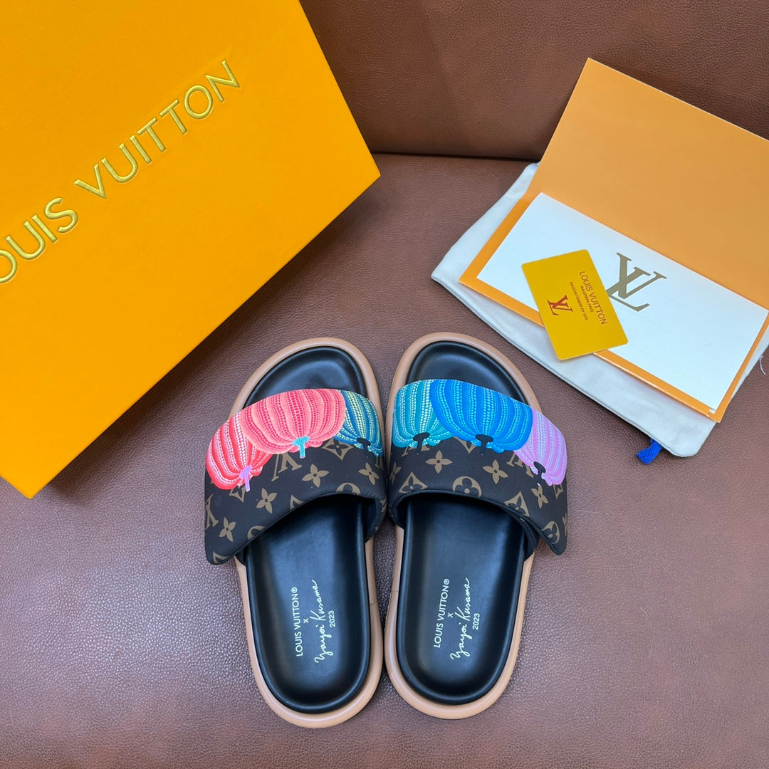 LV Latest Embossed Slippers