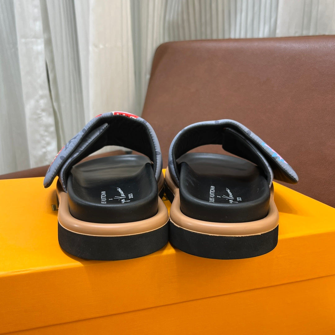 LV Latest Embossed Slippers