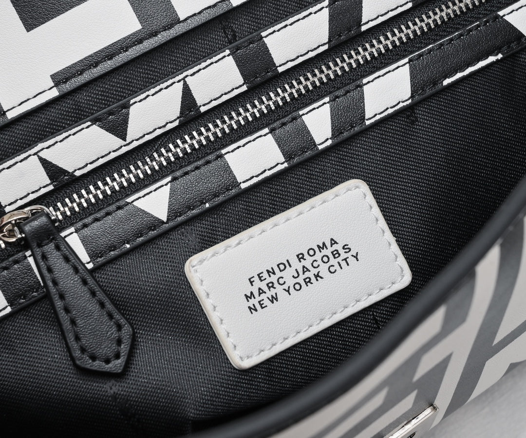 FENDI Baguette Bag