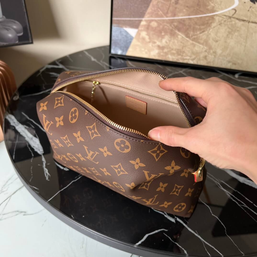 LV Presbyopic Cosmetic Bag