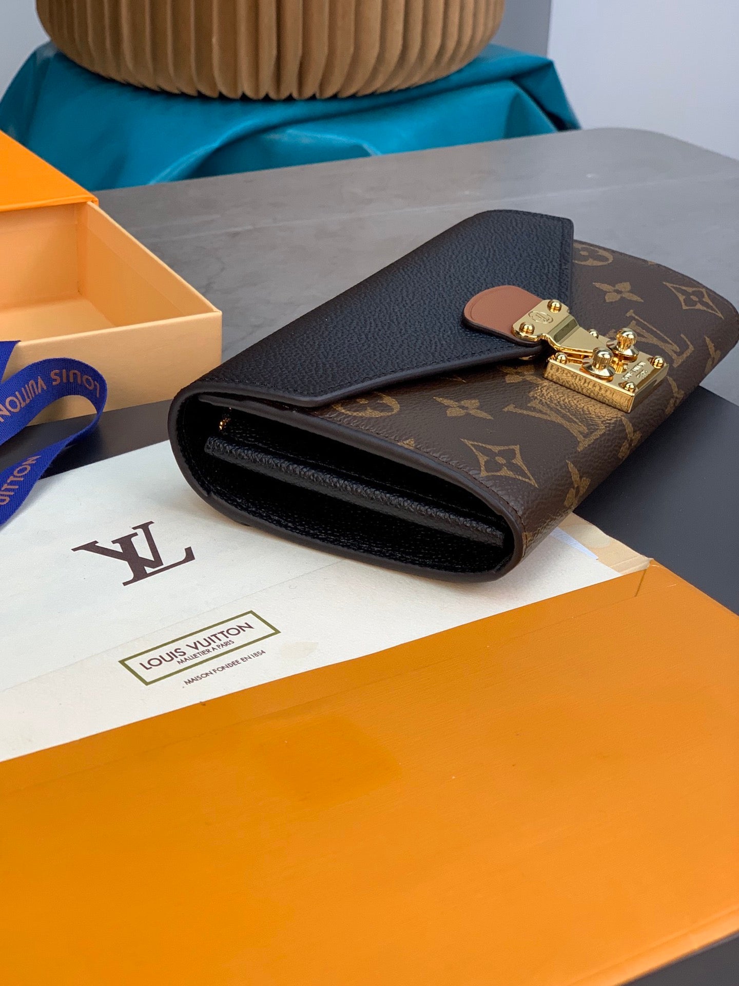 LV Versatile Pallas Wallet