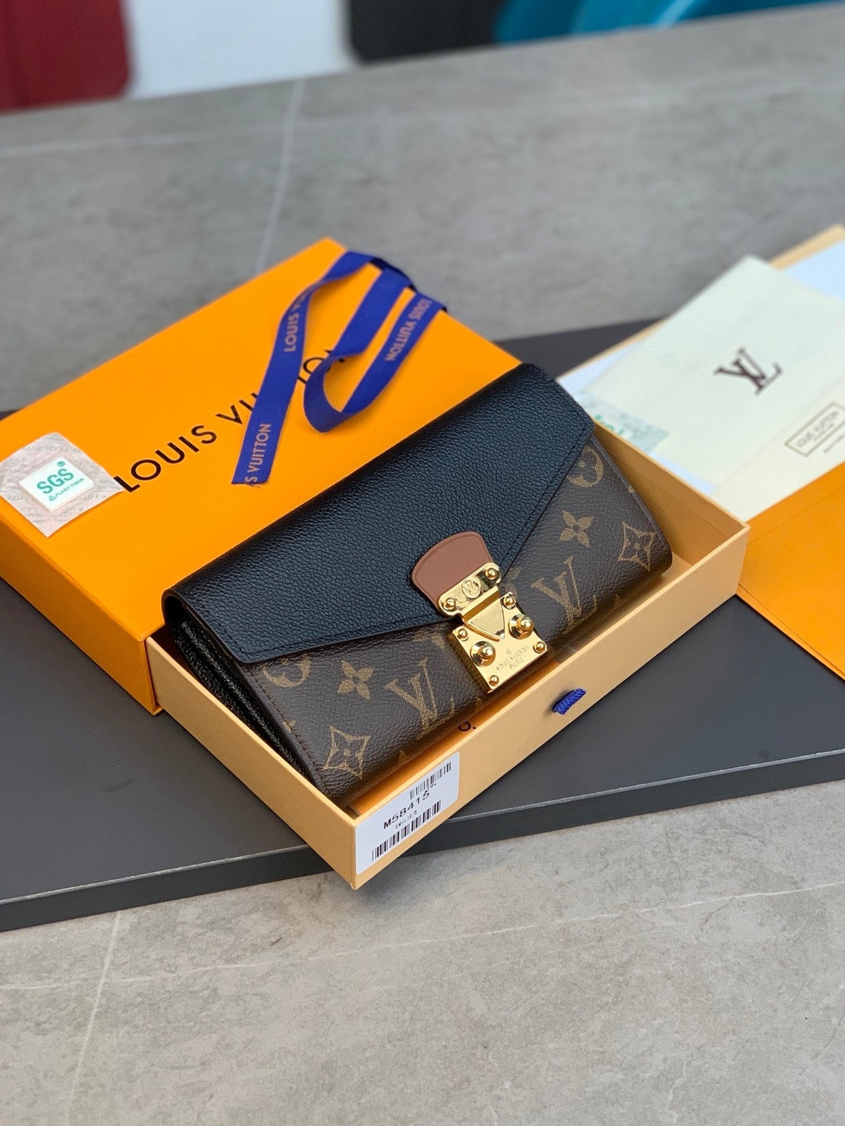 LV Versatile Pallas Wallet