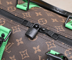 LV Classic Keepall Bandoulière Travel Bag