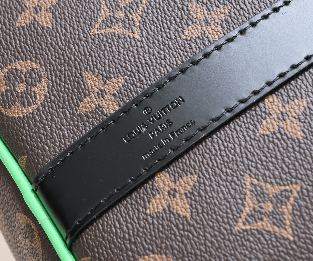 LV Classic Keepall Bandoulière Travel Bag