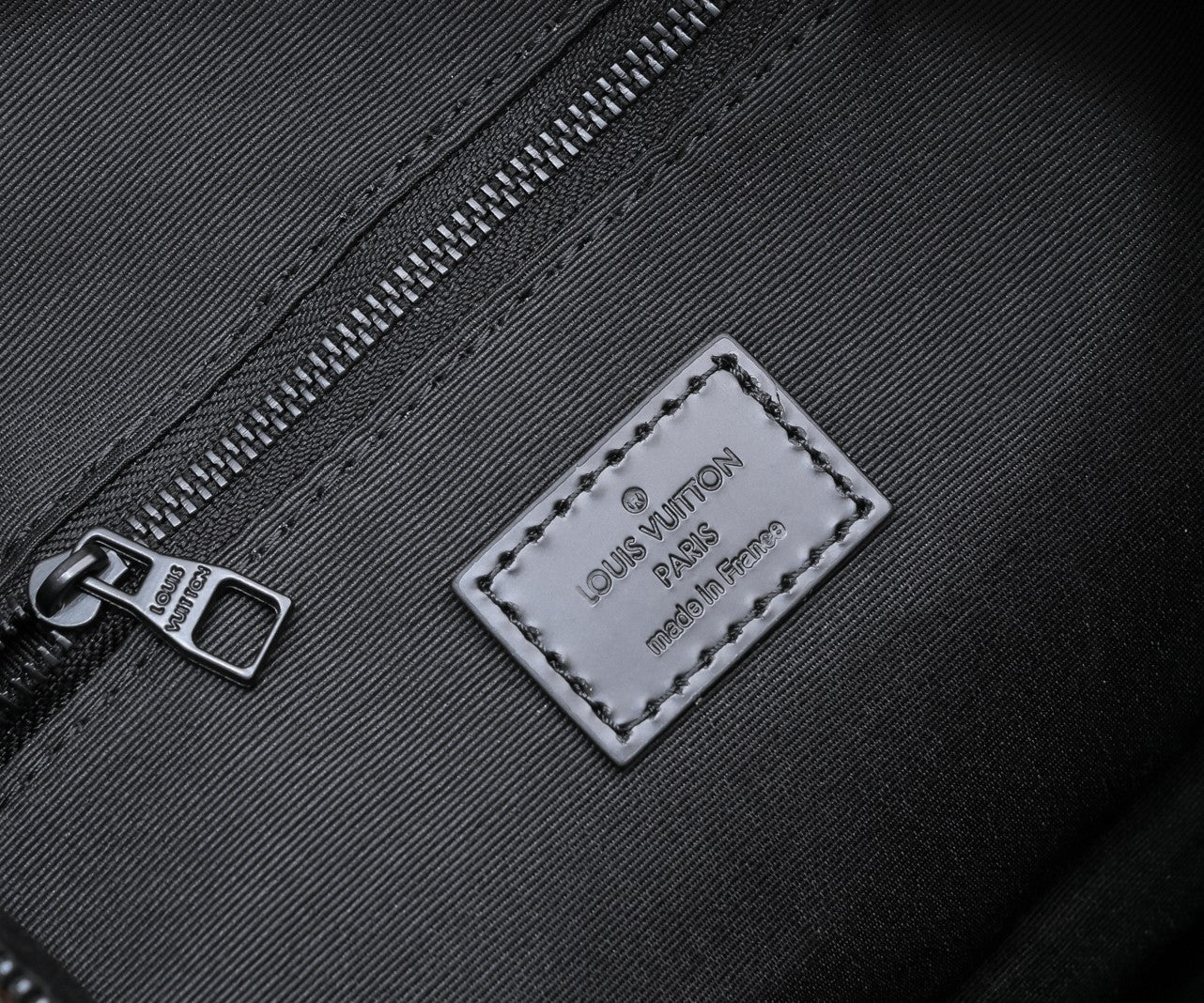 LV Classic Keepall Bandoulière Travel Bag