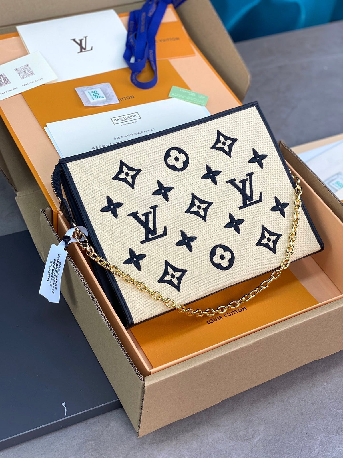 LV New Chain Toilet Pocket Handbag