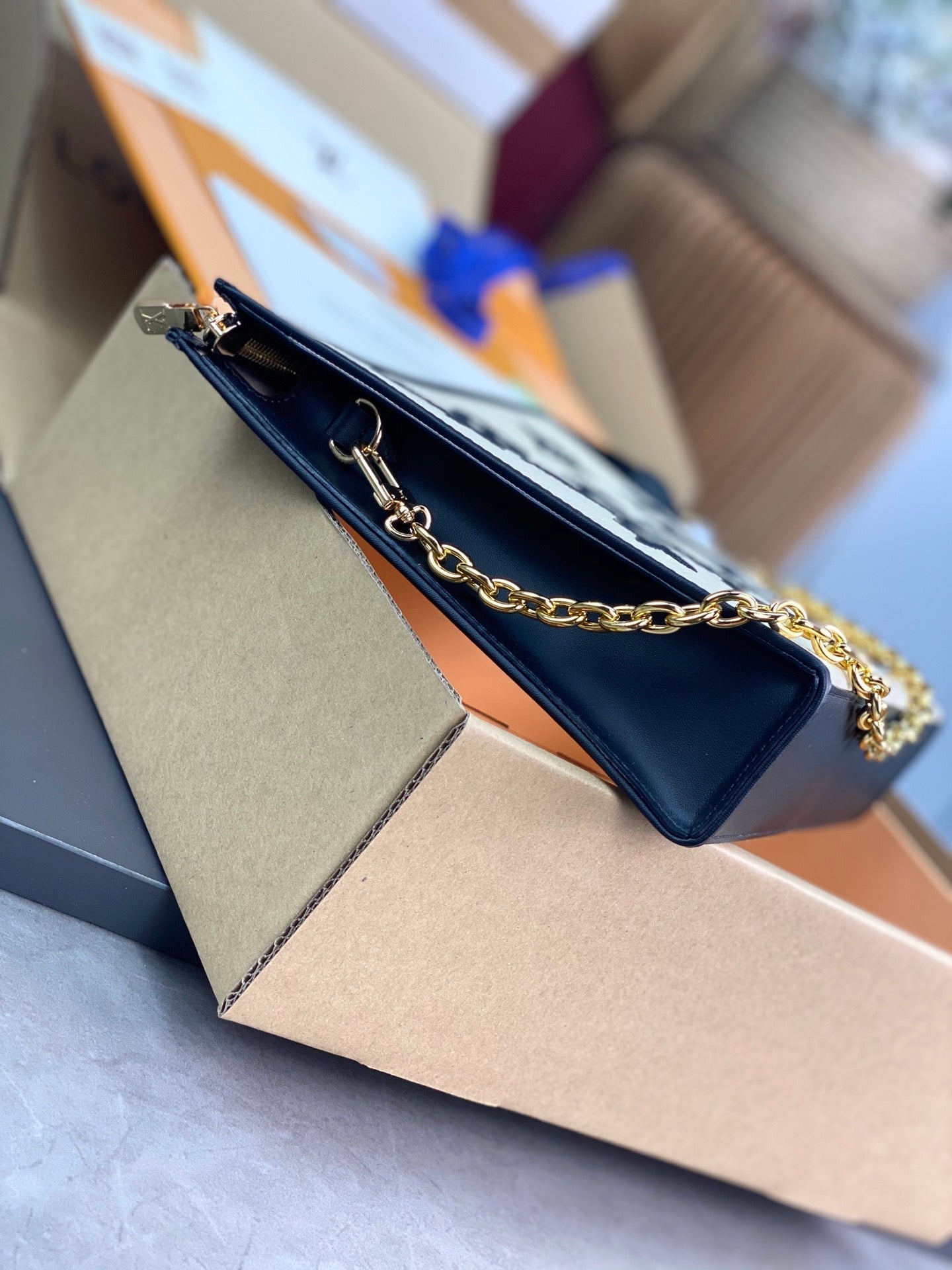 LV New Chain Toilet Pocket Handbag