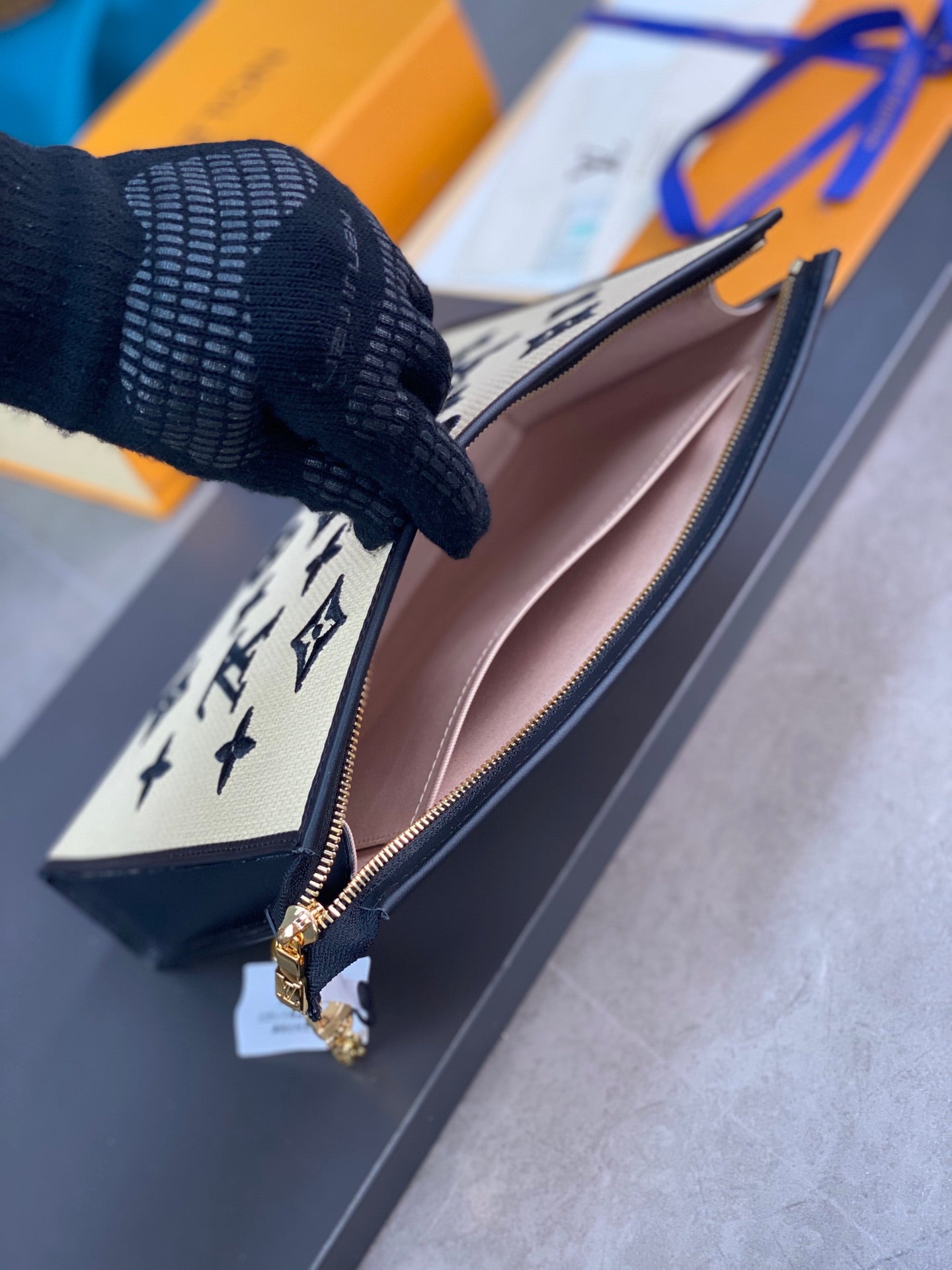 LV New Chain Toilet Pocket Handbag