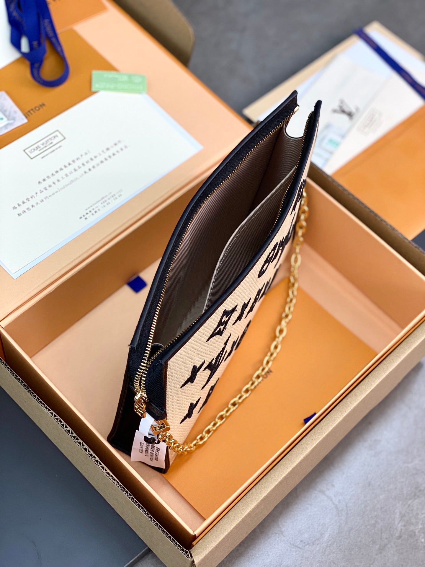 LV New Chain Toilet Pocket Handbag