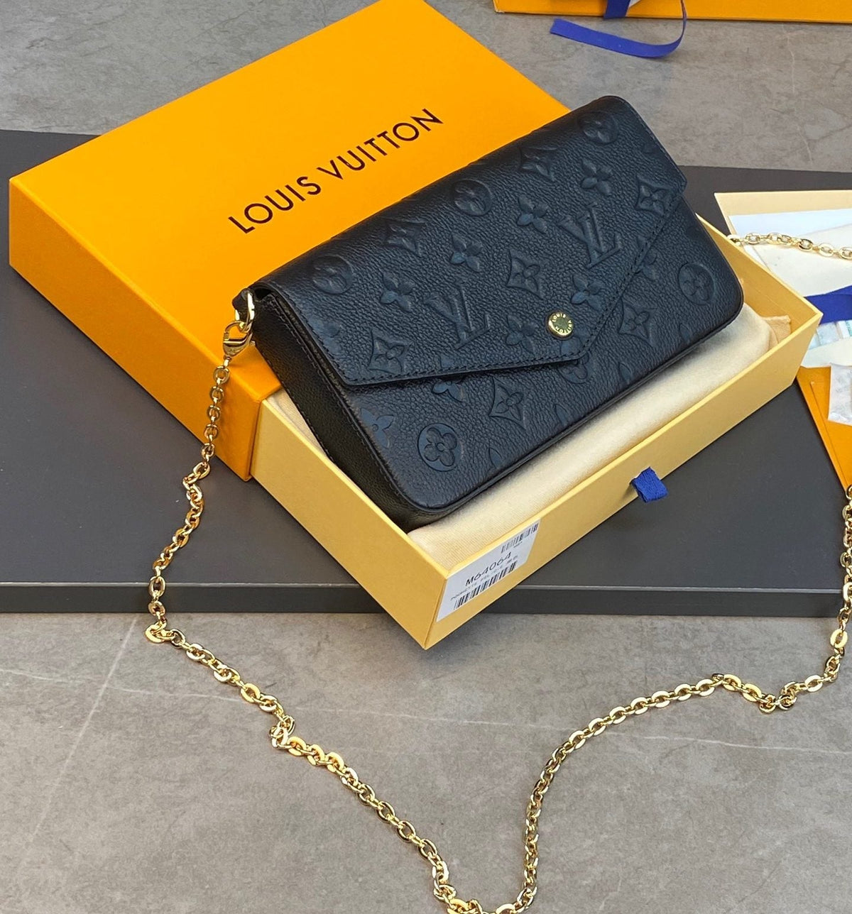 LV FÉLICIE POCHETTE Chain Bag