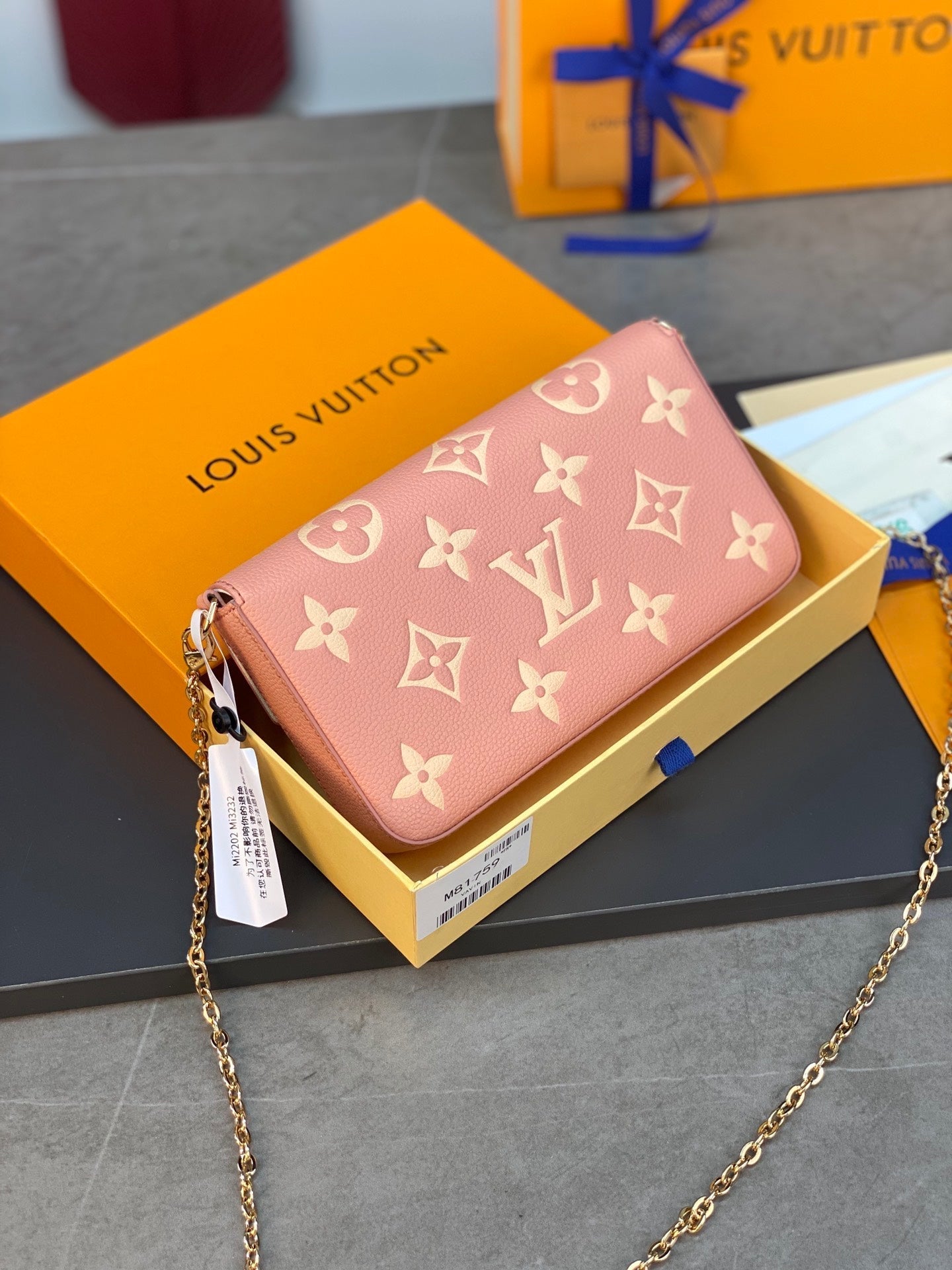 LV FÉLICIE POCHETTE Chain Bag