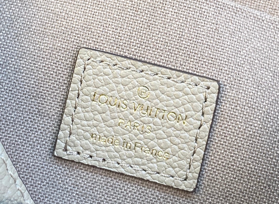 LV FÉLICIE POCHETTE Chain Bag