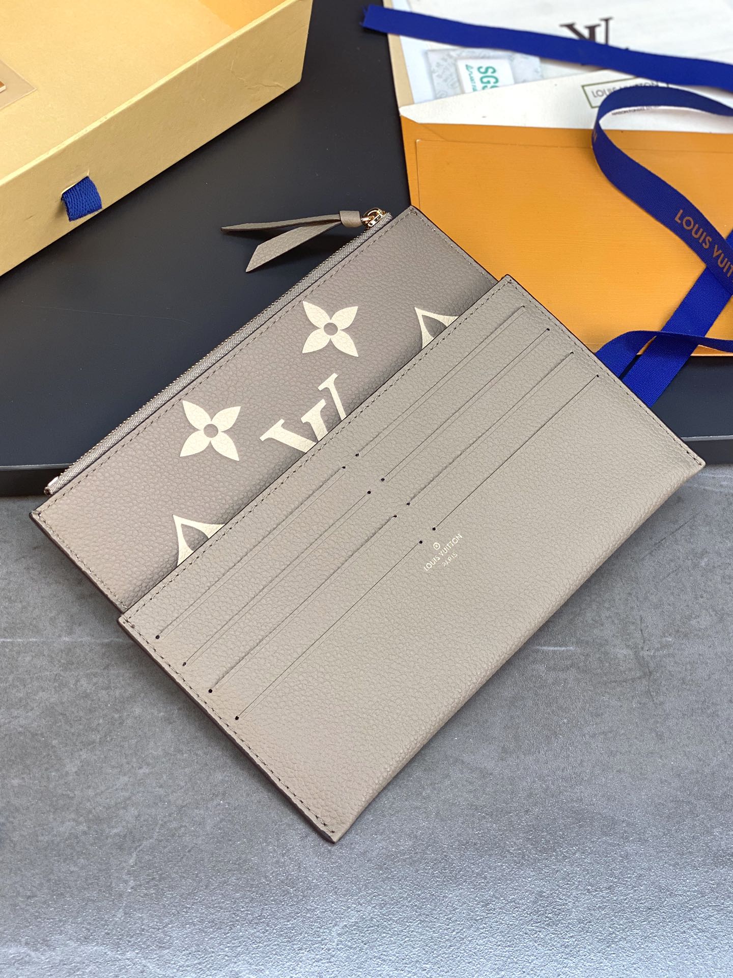LV FÉLICIE POCHETTE Chain Bag
