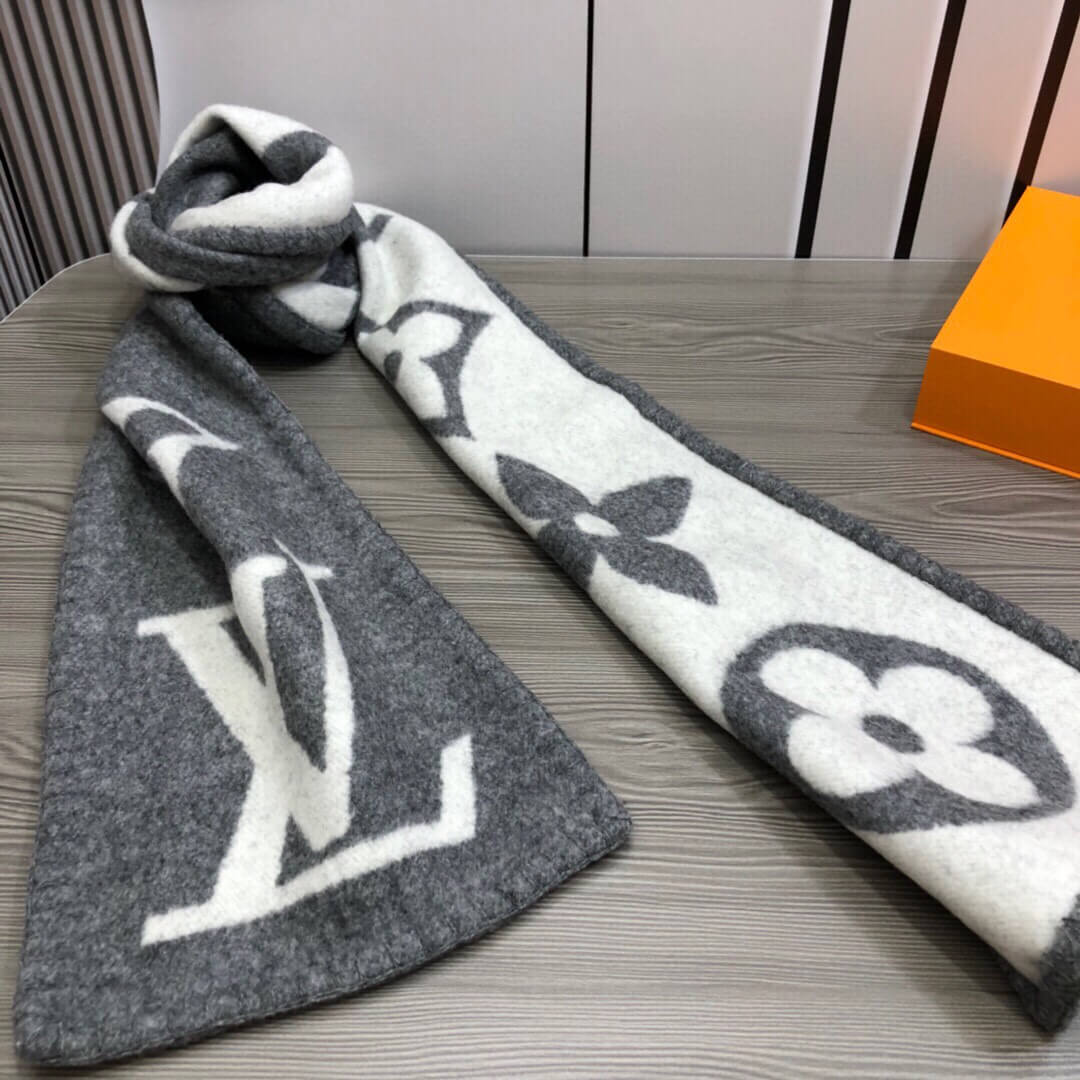 LV Autumn and Winter Scarf
