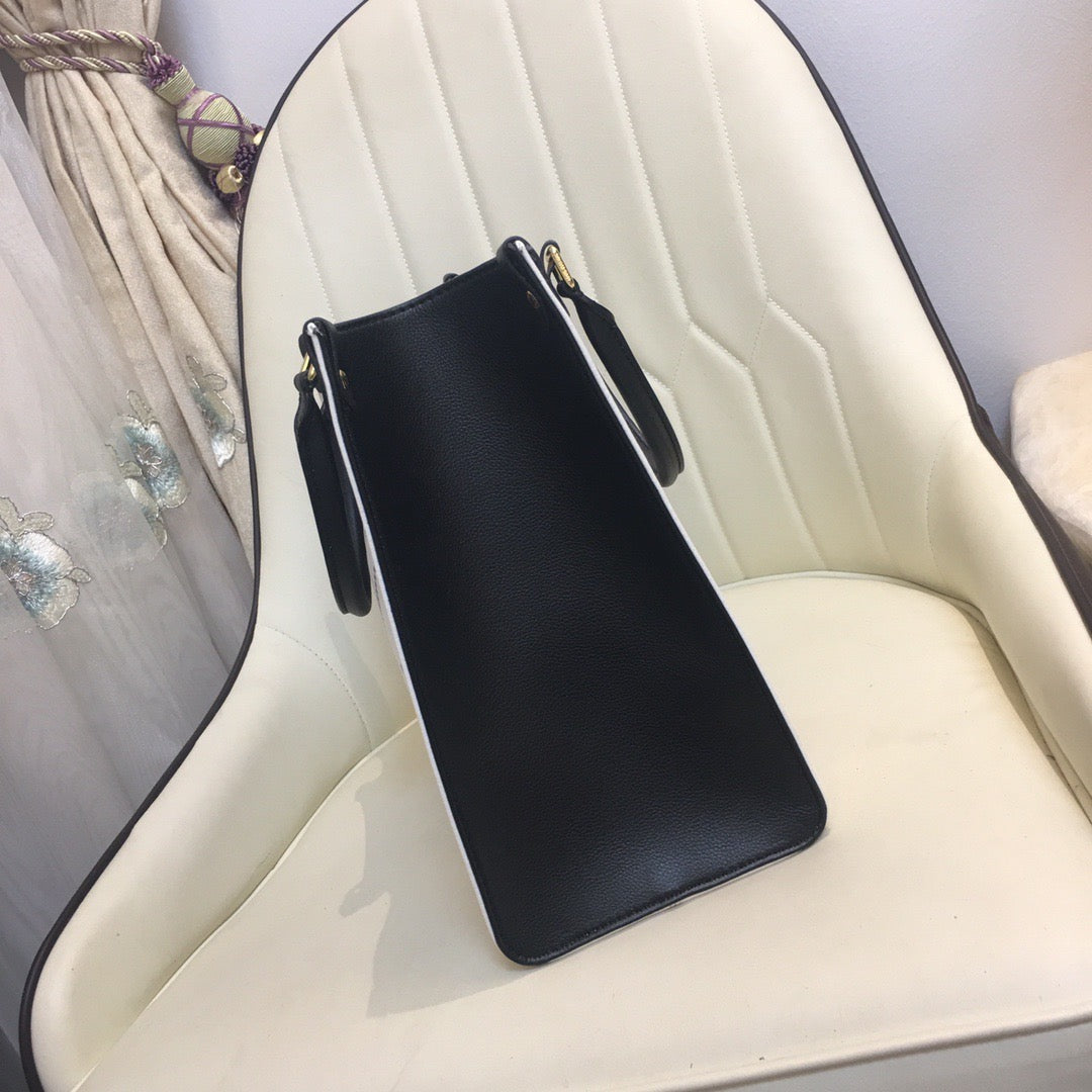LV ONTHEGO White Bag