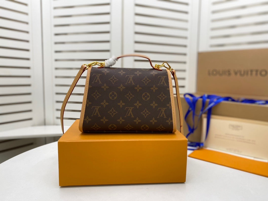 LV Nicolas Ghesquière lvy Bag