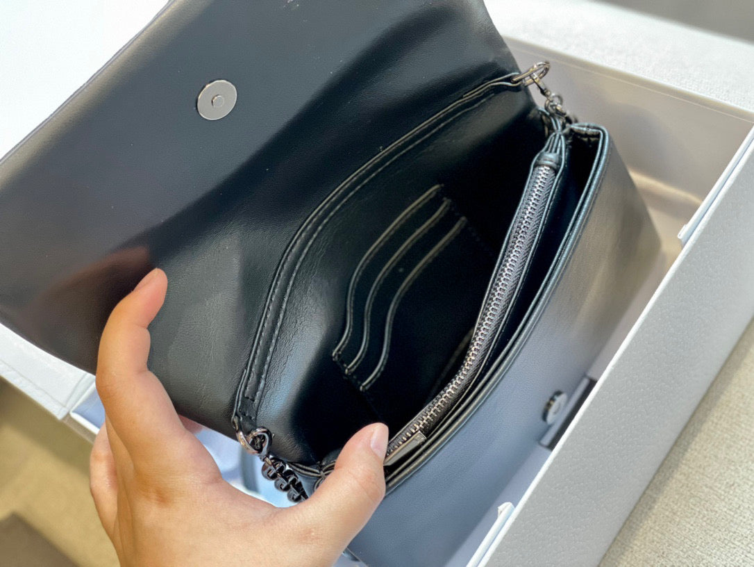 Dior 22S Caro Chain Bag