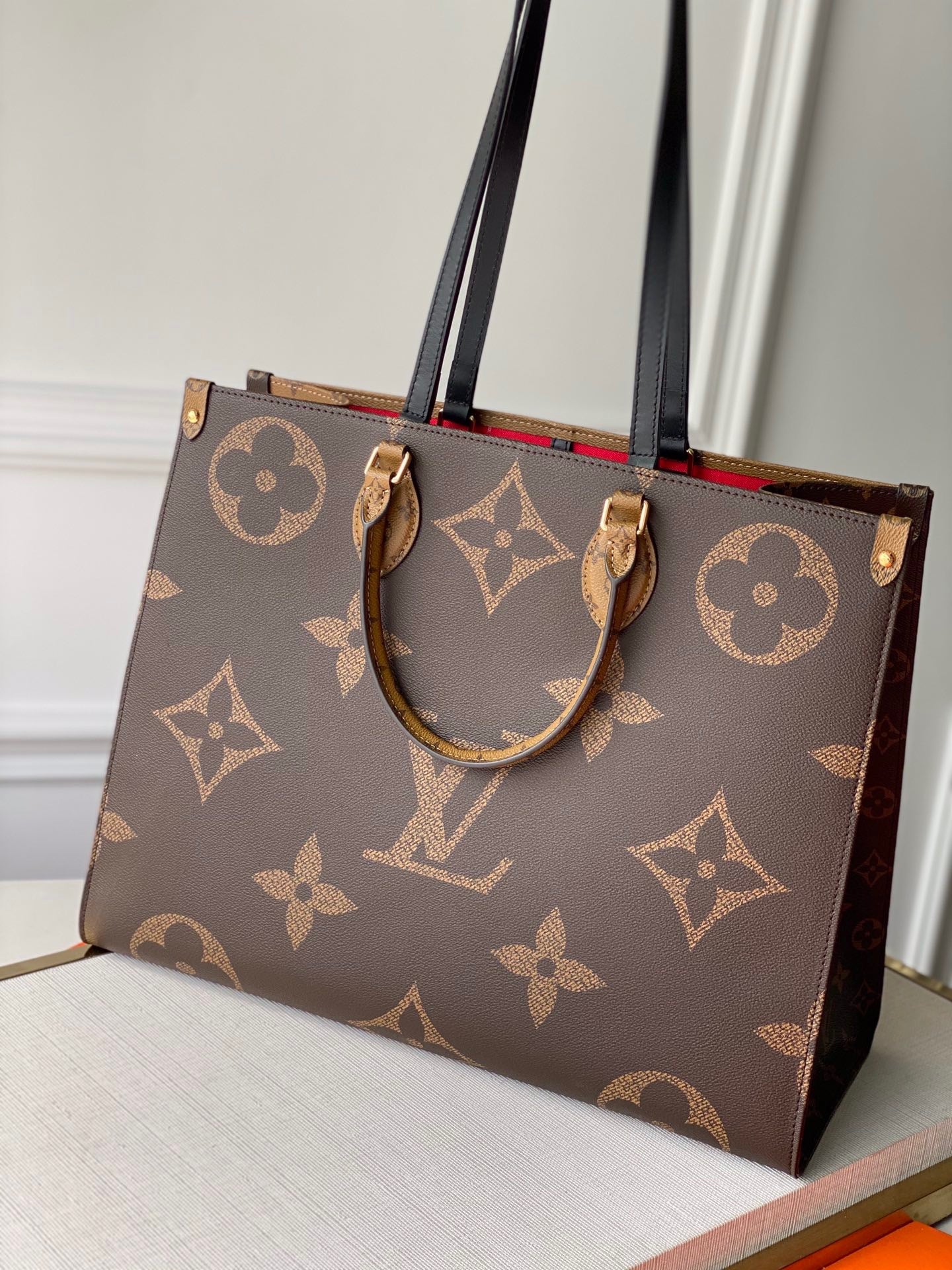 LV ONTHEGO Bag