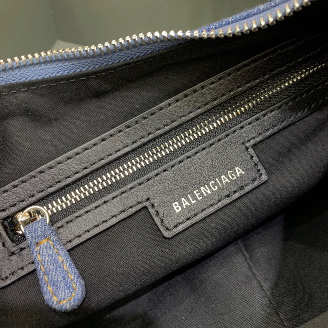 Balenciaga Le Cagole Bag